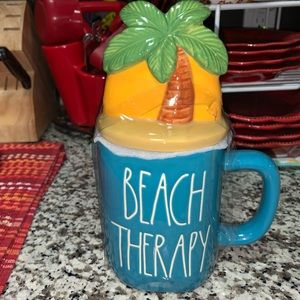 Rae Dunn mug with top